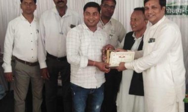 गंडई नगर के युवा पार्षद दिलीप ओगरे हुए सम्मानित*।