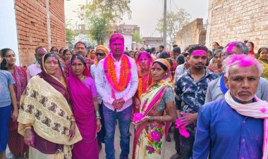 खैरा नवापारा के निर्वाचित सरपंच प्रकाश जंघेल  ने शपथ के बाद निकाली रैली