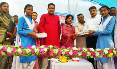 शिक्षा राज्य शासन की प्राथमिकता में है, इसलिए प्रवेश उत्सव मनाते है"- श्री गिरीश देवांगन*