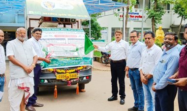 कलेक्टर ने किया फसल बीमा रथ रवाना    अंतिम तिथि 16 अगस्त