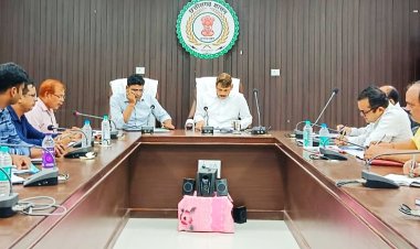 कलेक्टर ने ली जिला सहकारी विकास समिति की प्रथम बैठक