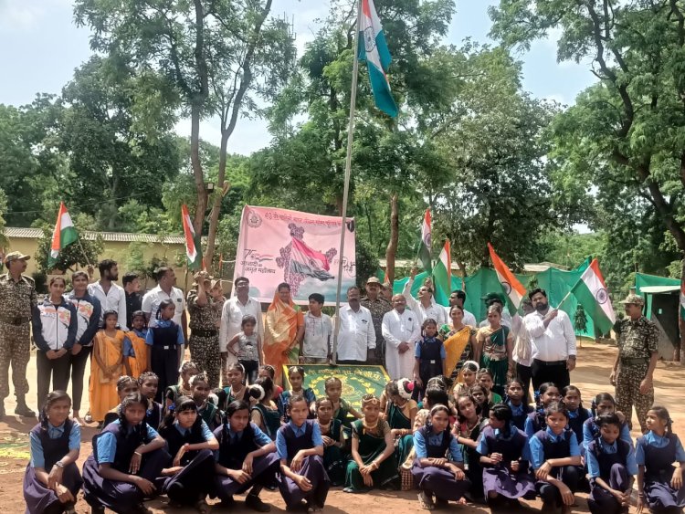 जवानो ने छेत्र वासियो के साथ मनाया स्वतंत्रता दिवस