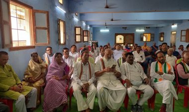 जिला कांग्रेस की बैठक में सभी दावेदारों नें एक स्वर में कहा    हम कांग्रेस के आदेश के साथ