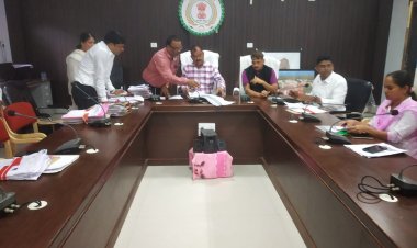 नवपदस्थ संभागायुक्त जनक पाठक ने ली निर्वाचन संबधी बैठक    दिए निर्देश