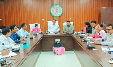 मतदान केंद्रों का निरीक्षण कर, आवश्यक सुविधाओं का भौतिक सत्यापन करें      कलेक्ट