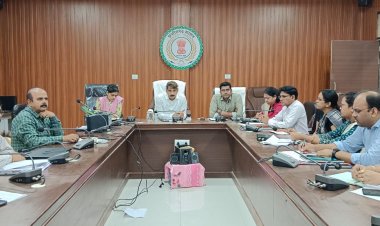 निर्वाचन कार्य में लगे  सभी  अधिकारी  कर्मचारी