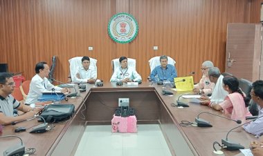 प्रेक्षकों ने ली राजनीतिक दलों के प्रत्याशियों एवं प्रतिनिधियों की बैठक