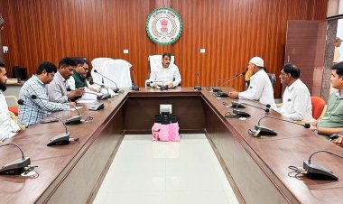 कलेक्टर ने ली धान मिलर्स की बैठक       दिए नियमित उठाव के निर्देश