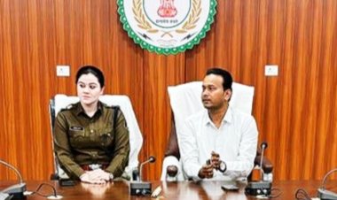 कलेक्टर श्री चंद्रकांत वर्मा की अध्यक्षता में हुई ट्रांसपोर्टर्स की बैठक