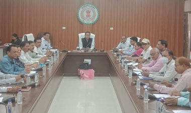 आदर्श आचार संहिता लागू होते ही मुस्तैदी के साथ दायित्वों का निर्वहन करें   कलेक्टर चंद्रकांत वर्मा