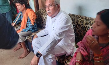 मातमी परिवार के घर ढांढस बांधने पहुंचे पूर्व मुख्यमंत्री भूपेश बघेल