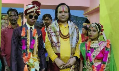 देवी भुमि  ग्राम खरतोरा (पलारी) में गुरु देव नरेन्द्र नयन शास्त्री जी ने किया देवी तुल्य बेटी का कन्यादान