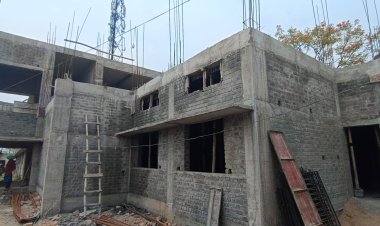 बुनकर सोसायटी का भवन निर्माण  डेढ़ बरस में अधूरा