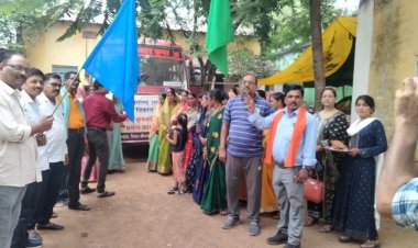 क्षेत्र के किसान आनंद गुजरात भ्रमण पर गए