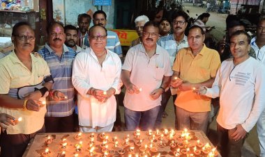 दीप जलाकर  राज्योत्सव का त्यौहार मनाया गया