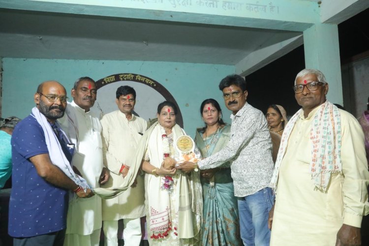 निगार अंजुम का हुआ सम्मान और दिए बिदाई