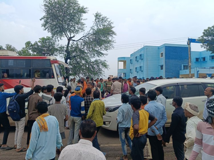 डी ए पी और यूरिया की मांग को लेकर किसानो ने किया चक्काजाम