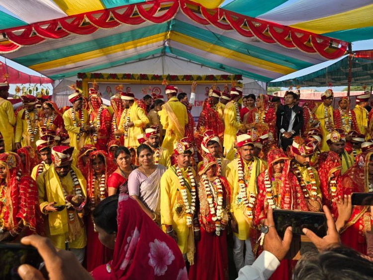 115 दूल्हों की एक साथ बारात   पैदल मार्च में निकले बाराती