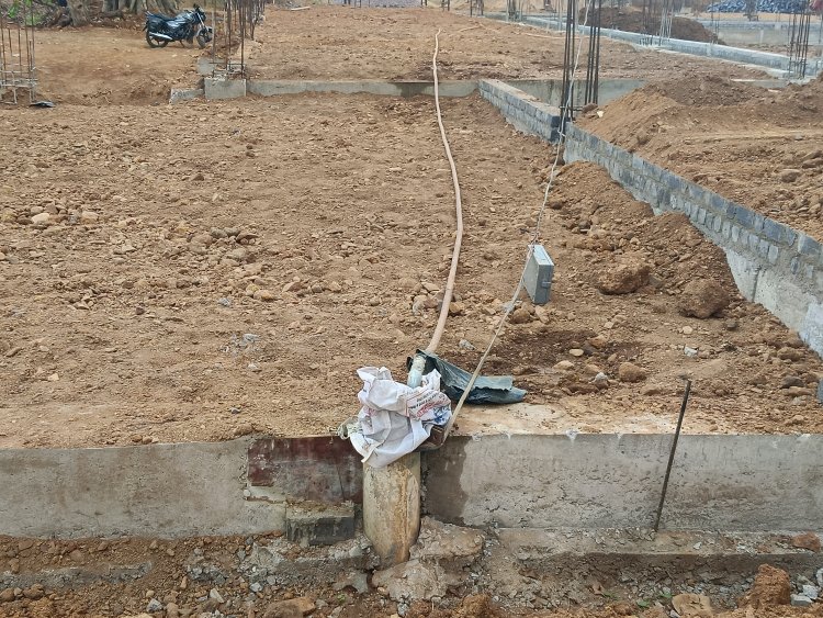 ठाकुरटोला मे बालिका छात्रावास निर्माण में  अनियमितता