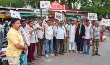 गैस के बढ़े दामों के विरोध में जिला कांग्रेस कमेटी की सांकेतिक रैली